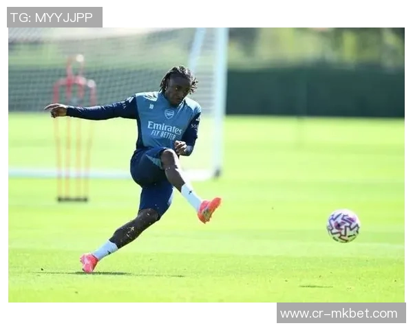 埃泽荣膺阿森纳11月最佳球员表现出色贡献三球一助